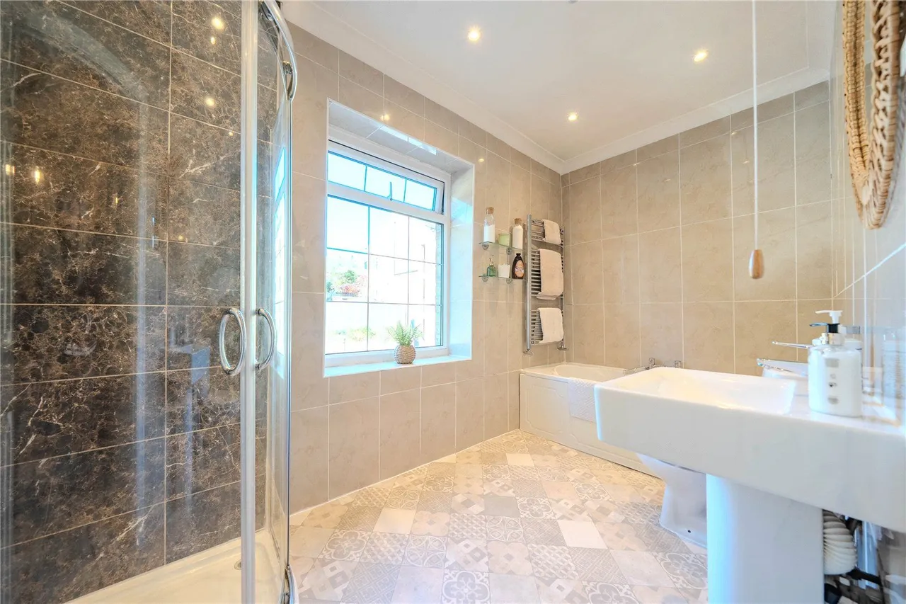 Town Lane, Bradford, BD10, photo 17