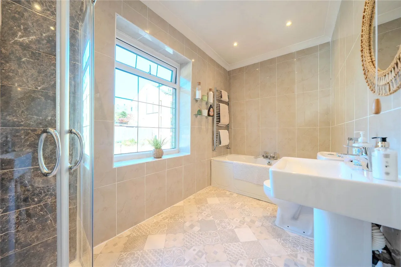Town Lane, Bradford, BD10, photo 7