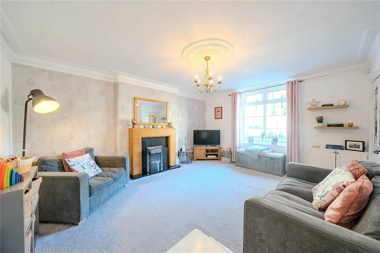Town Lane, Bradford, BD10, photo 2
