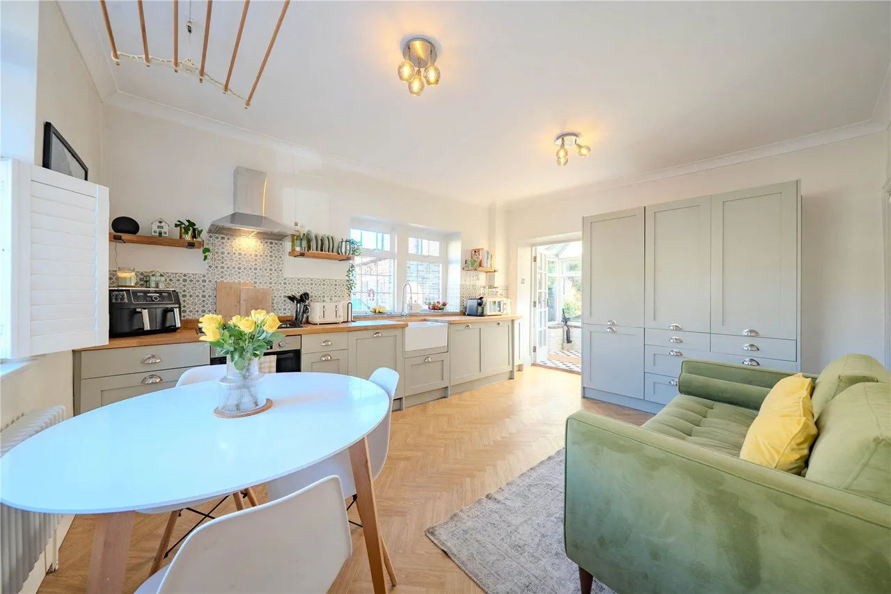Town Lane, Bradford, BD10, photo 4