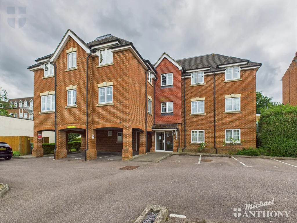 2 bed flat to rent, Buckingham Street, Aylesbury, HP20