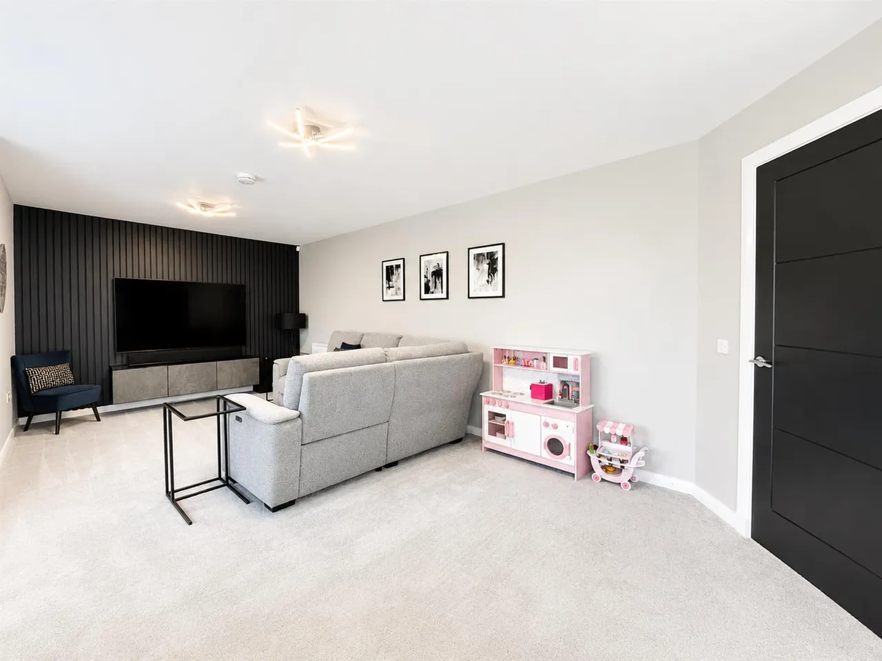 St. Helens Drive, Carluke, Carluke, ML8 4FP, photo 4