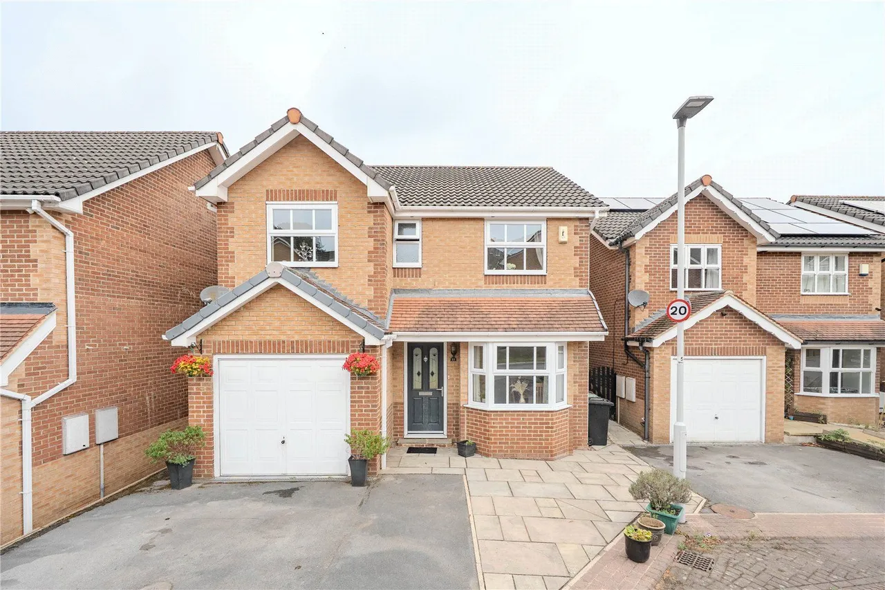 4 bed house for sale, Moorland View, Rodley, LS13