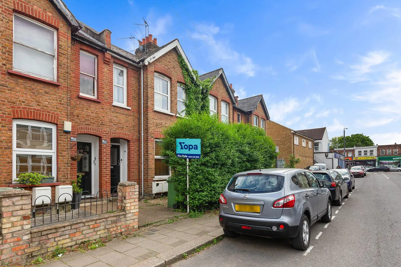 2 bed flat for sale, Rosslyn Crescent, Harrow, HA1