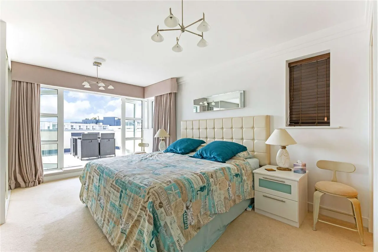 Shore Road, Poole, Dorset, BH13 7PJ, photo 10