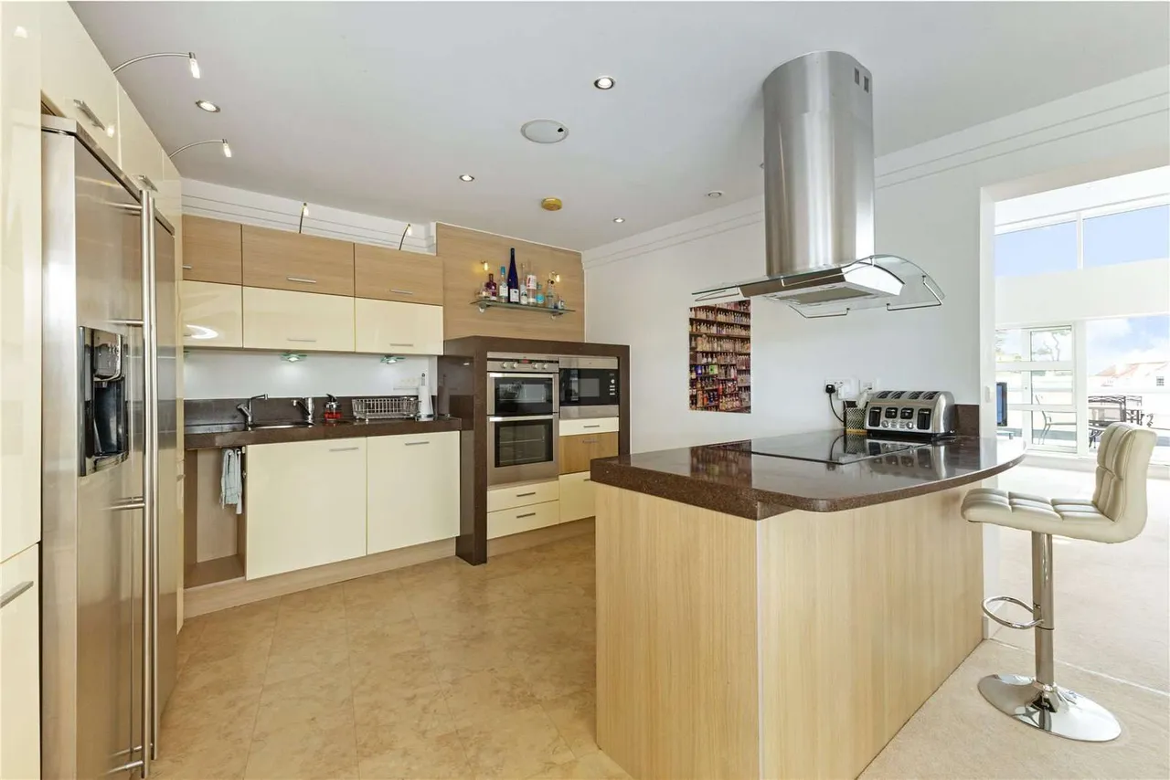 Shore Road, Poole, Dorset, BH13 7PJ, photo 7
