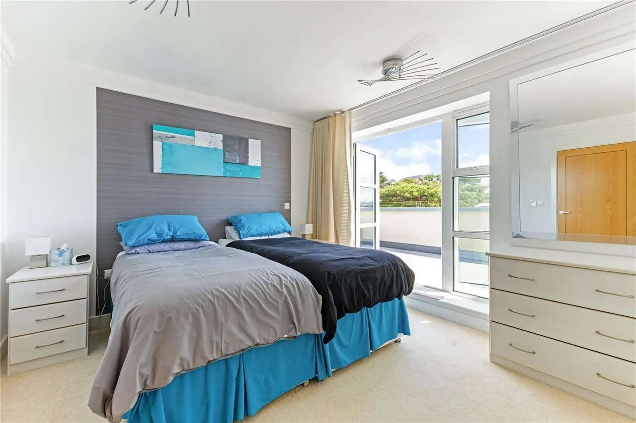 Shore Road, Poole, Dorset, BH13 7PJ, photo 12