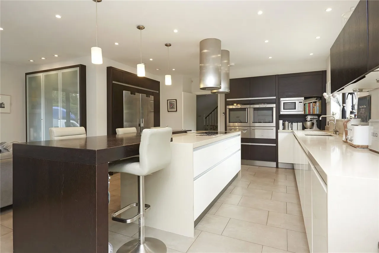 Woodcote End, Epsom, KT18, photo 18