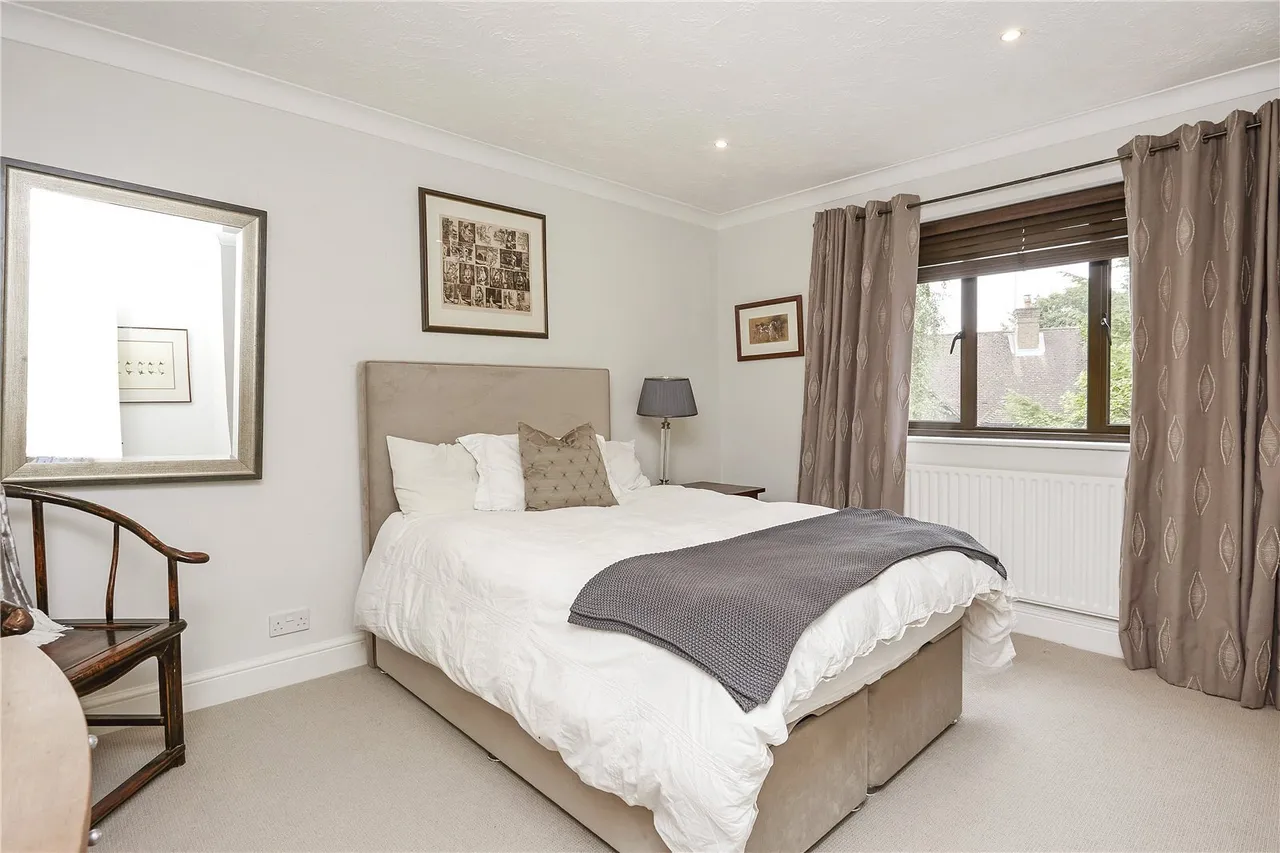Woodcote End, Epsom, KT18, photo 11