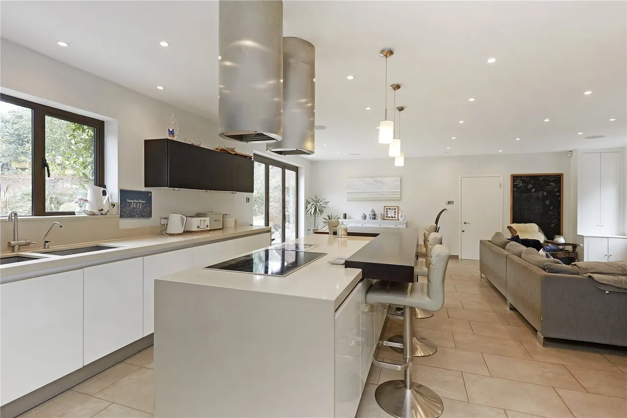 Woodcote End, Epsom, KT18, photo 6
