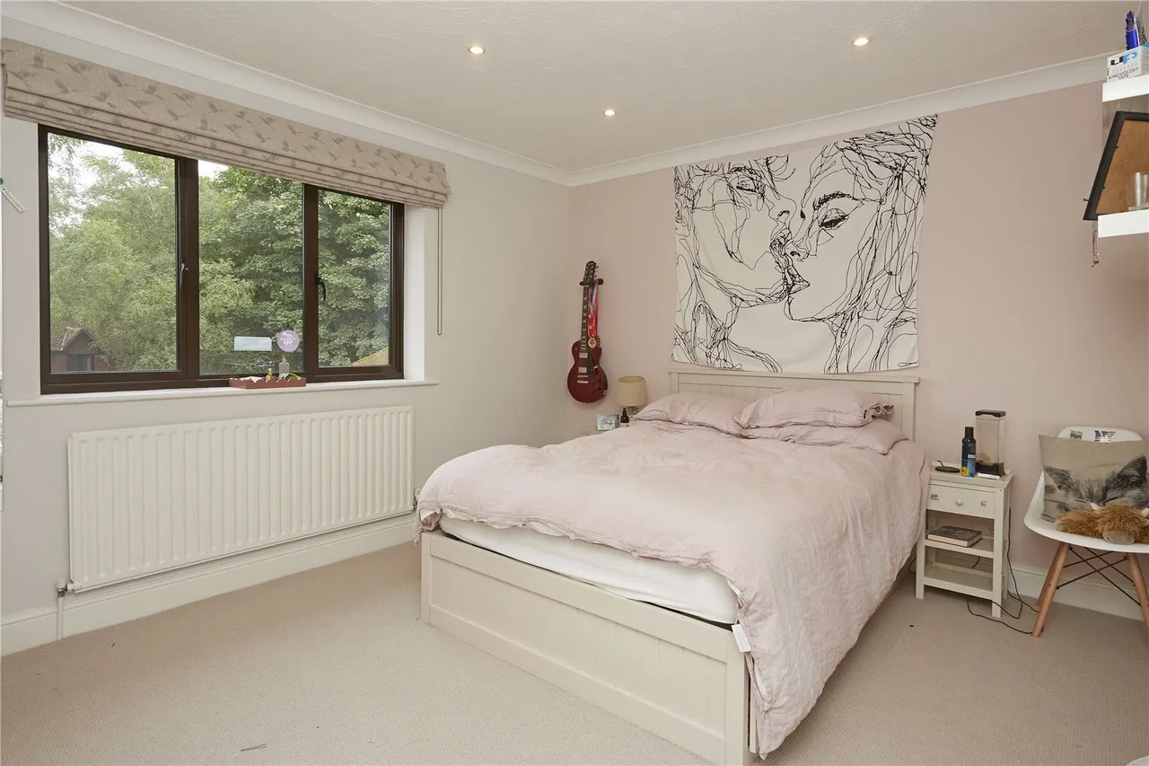 Woodcote End, Epsom, KT18, photo 13