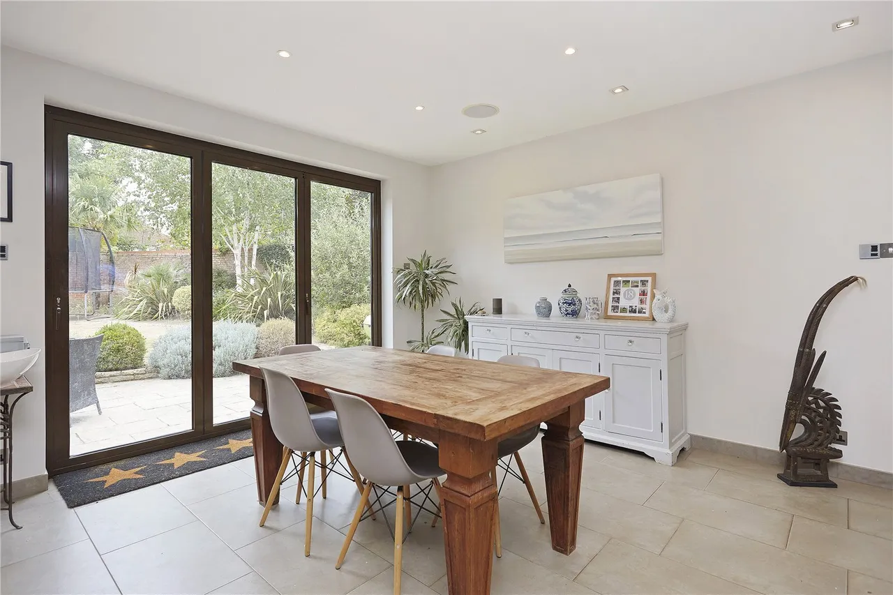 Woodcote End, Epsom, KT18, photo 8