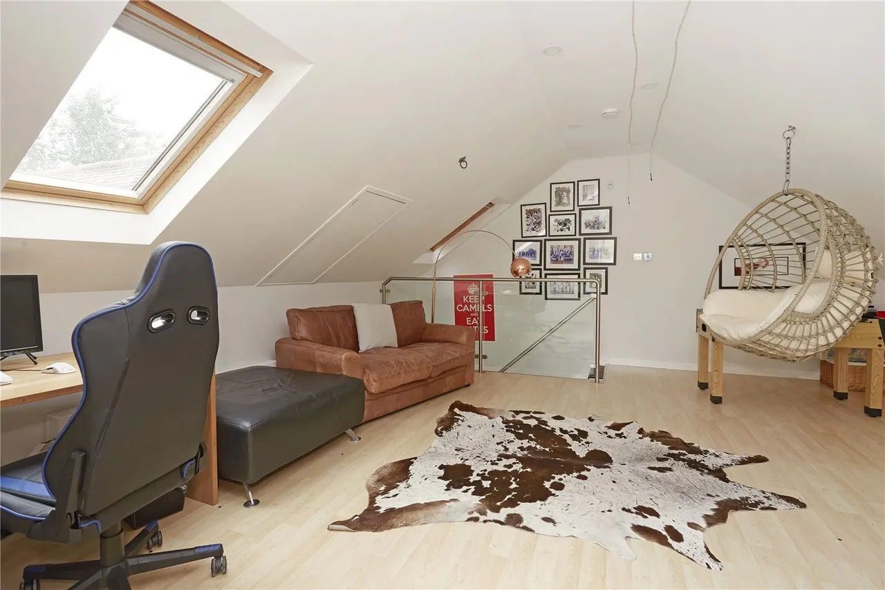Woodcote End, Epsom, KT18, photo 19