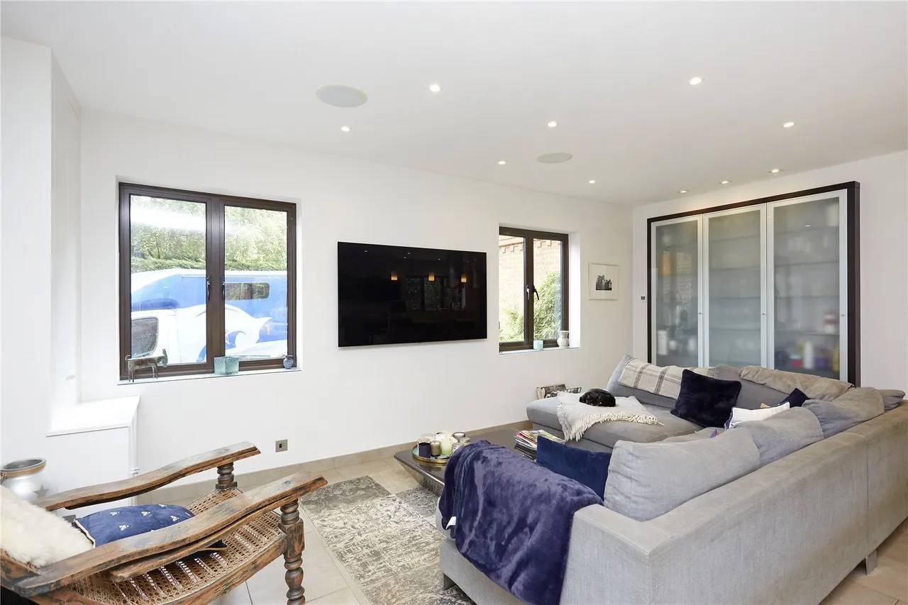 Woodcote End, Epsom, KT18, photo 17