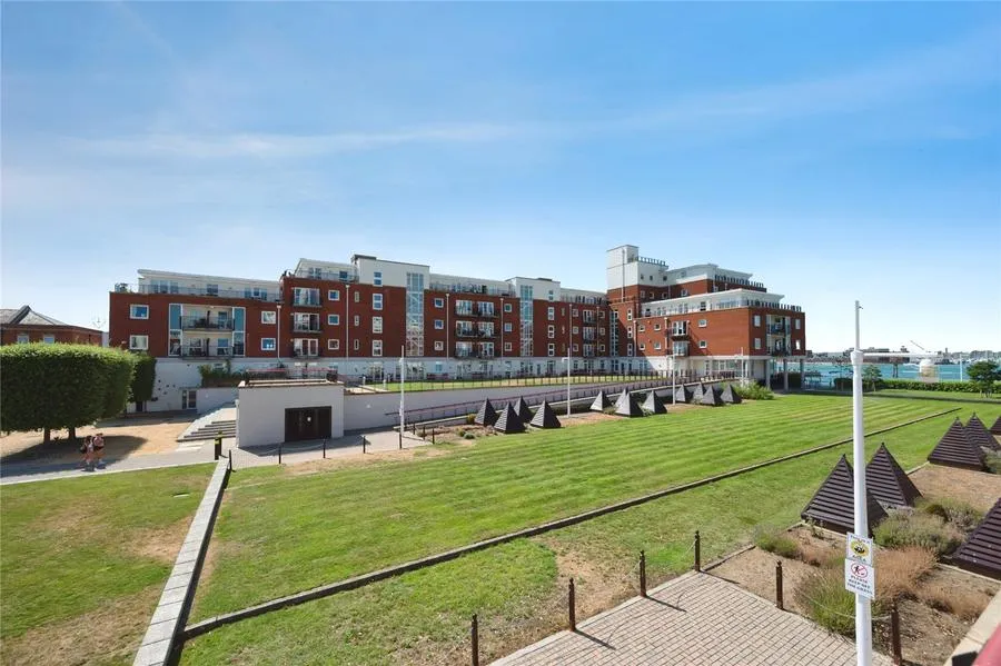 Arethusa House, Gunwharf Quays, PO1, photo 14