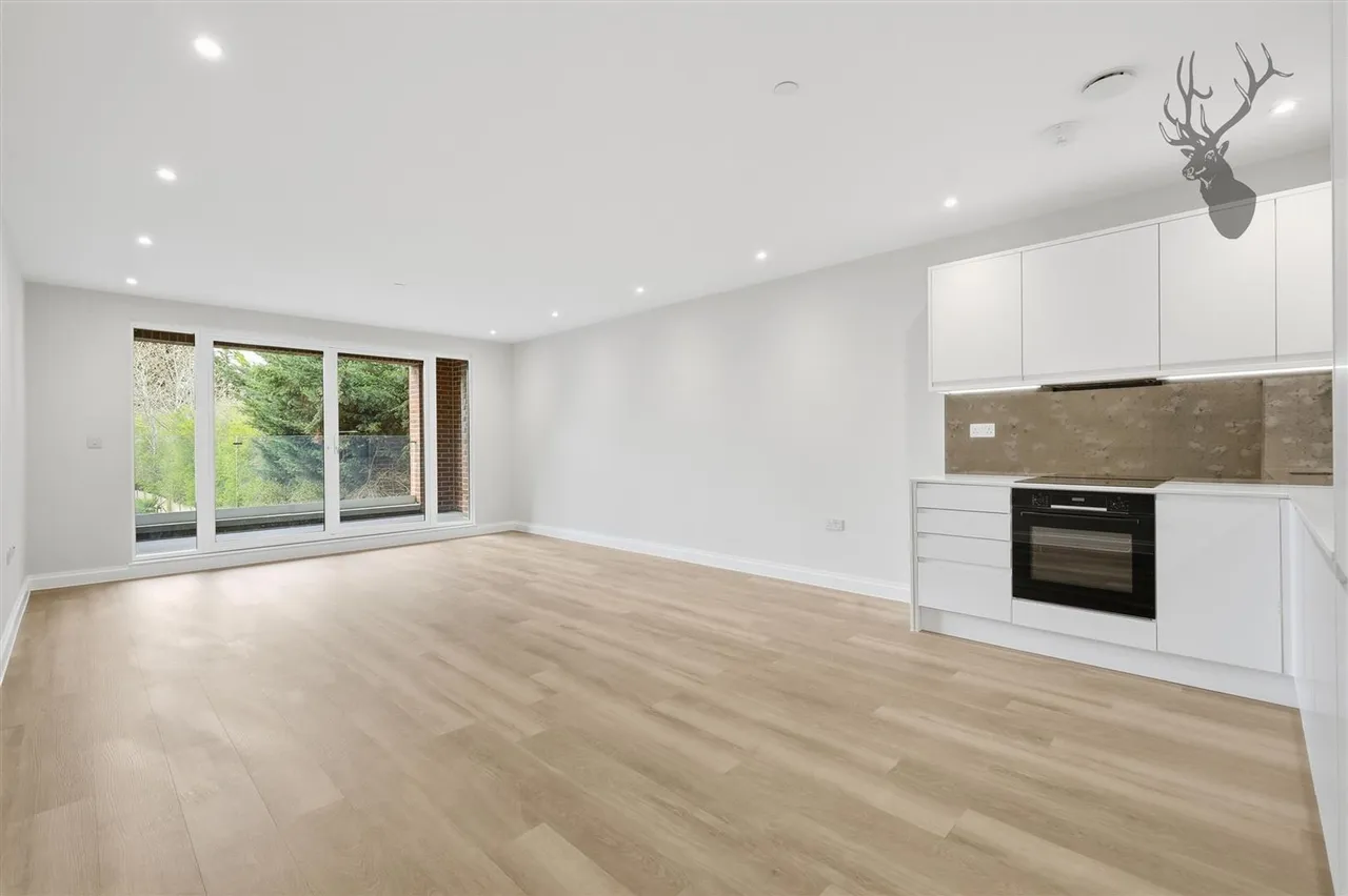 High Road, Chigwell, IG7, photo 4