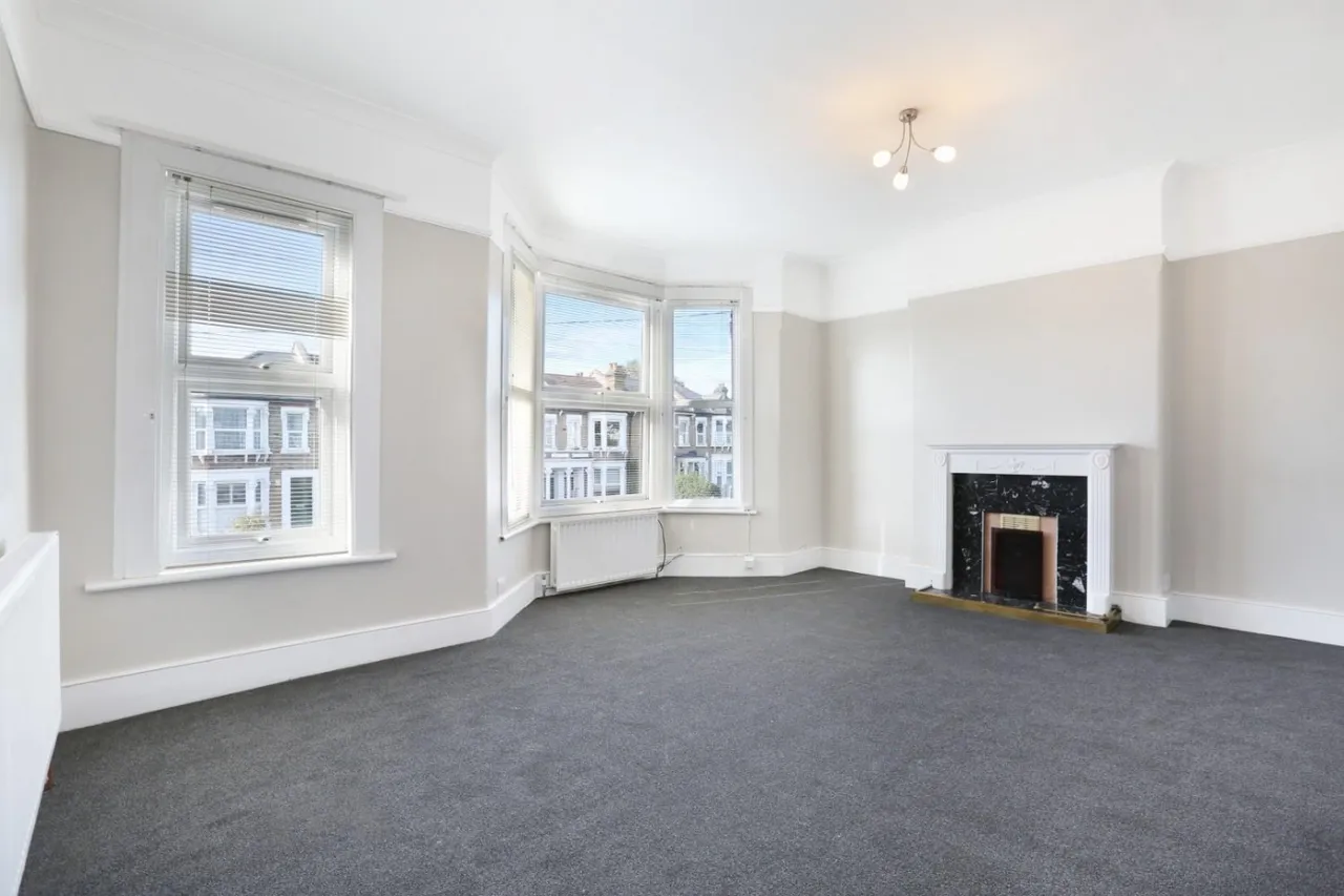 Hurstbourne Road, London, SE23, photo 2
