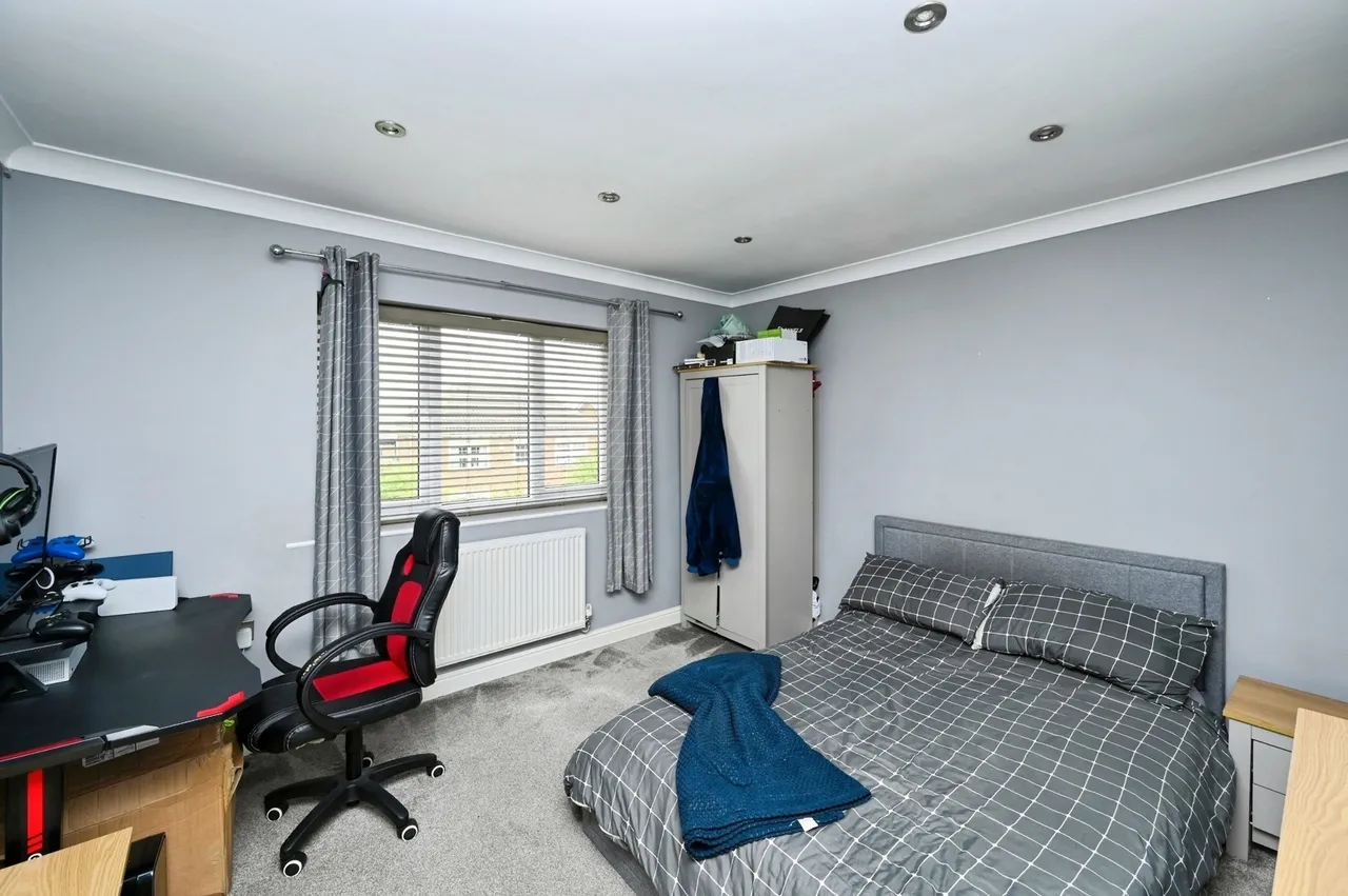 Tintern Close, Kirkby-in-Ashfield, NG17, photo 11