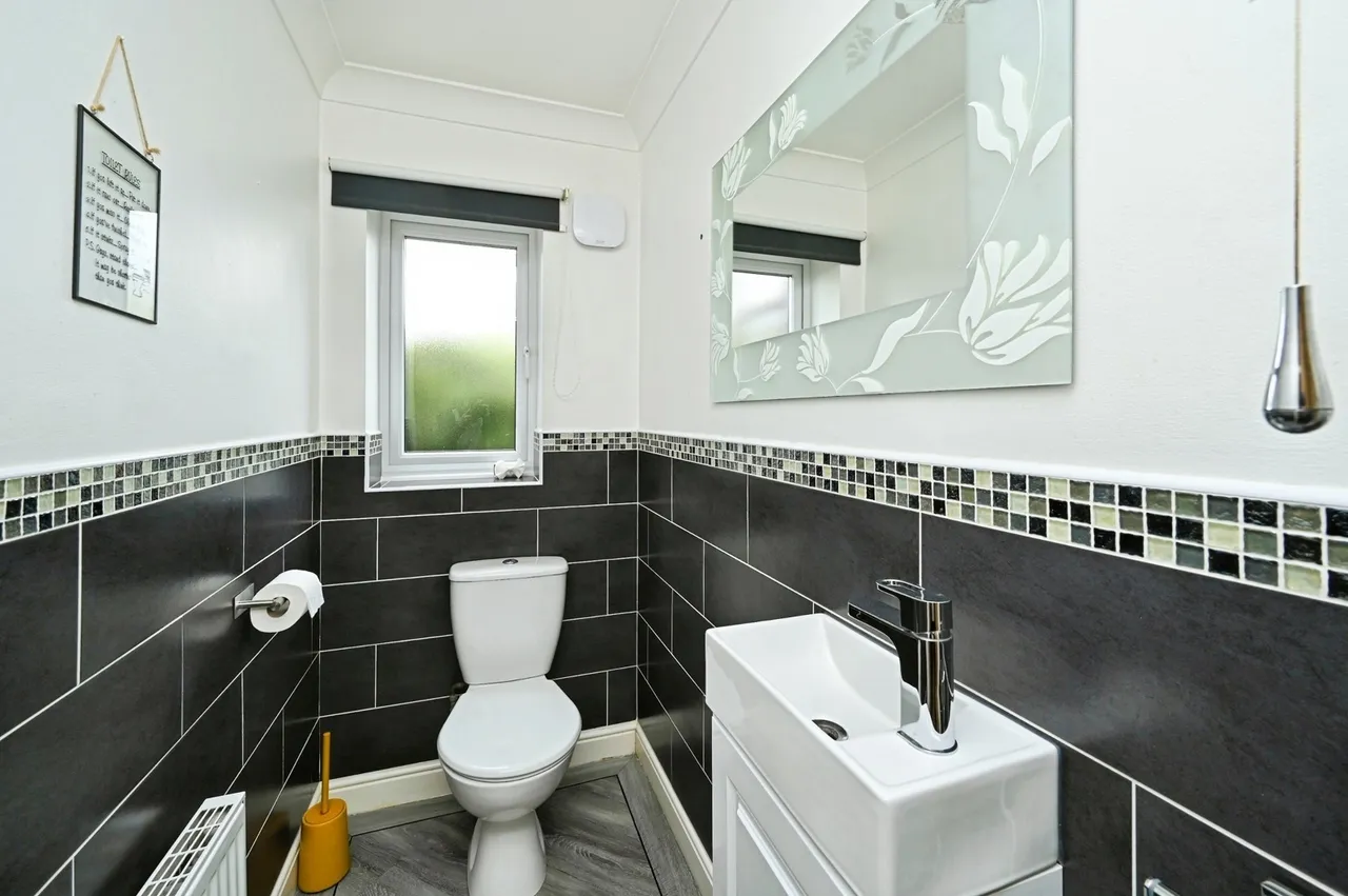 Tintern Close, Kirkby-in-Ashfield, NG17, photo 17