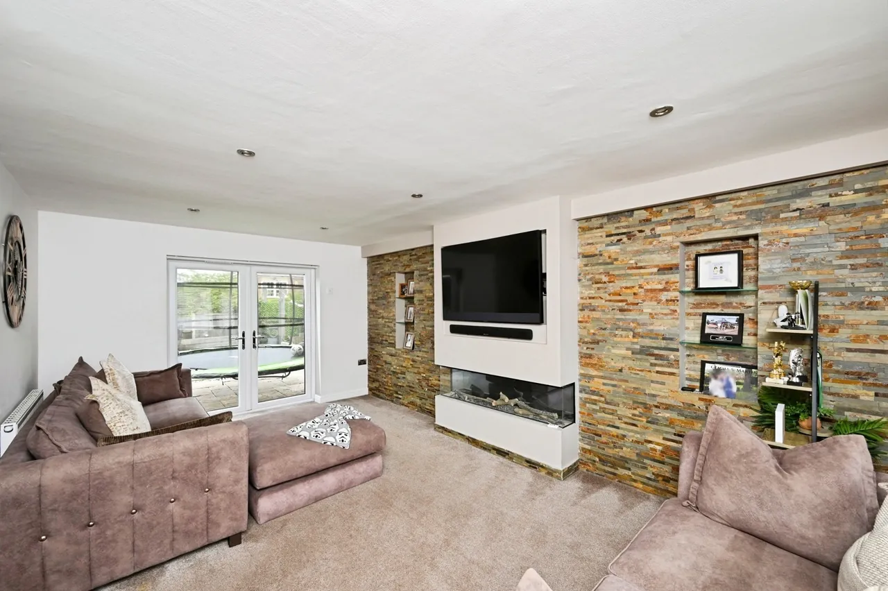 Tintern Close, Kirkby-in-Ashfield, NG17, photo 6
