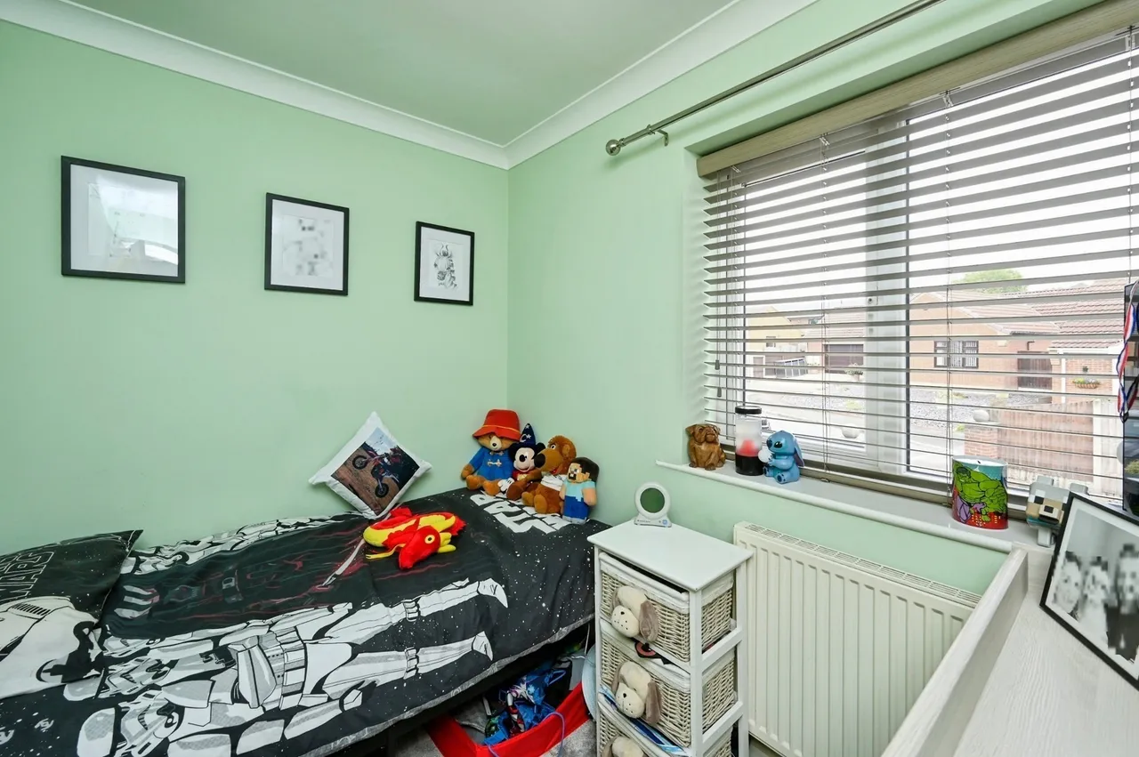 Tintern Close, Kirkby-in-Ashfield, NG17, photo 12