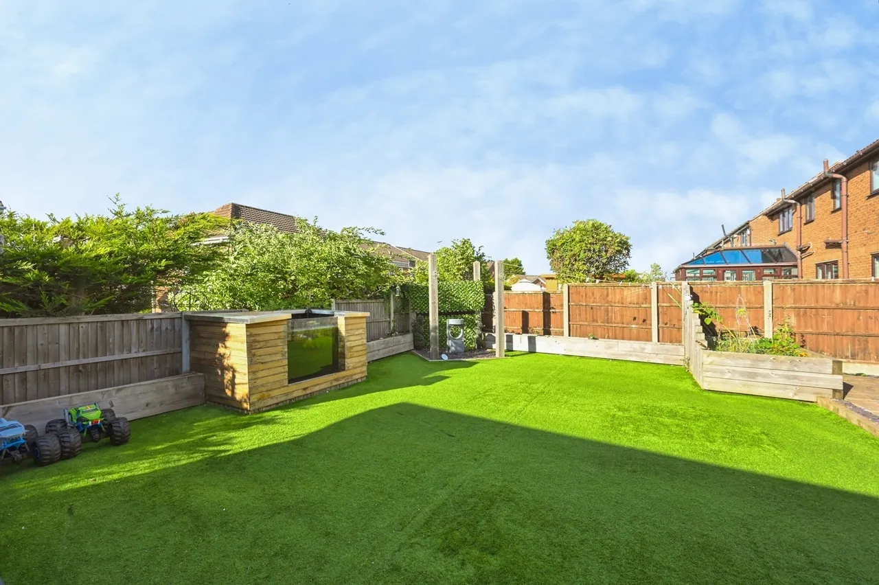 Tintern Close, Kirkby-in-Ashfield, NG17, photo 21