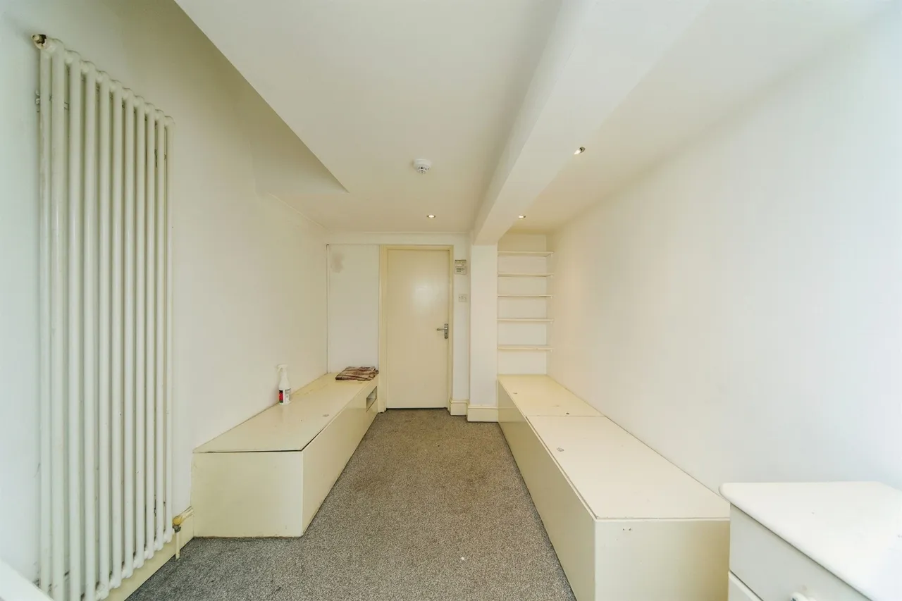 Seaside Road, Eastbourne, photo 12