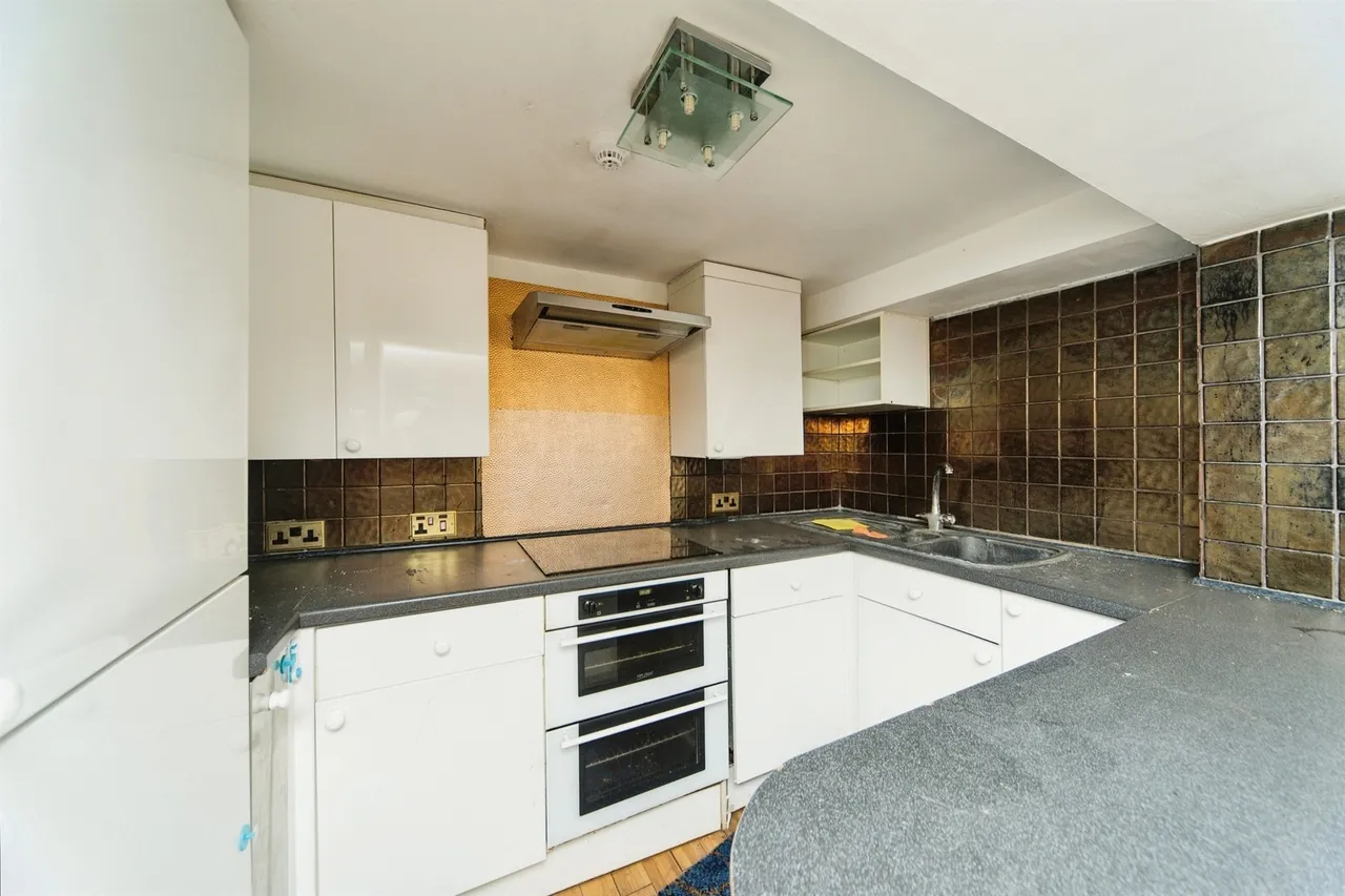 Seaside Road, Eastbourne, photo 4