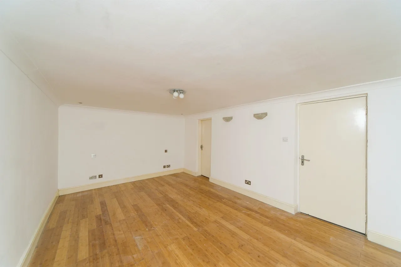 Seaside Road, Eastbourne, photo 7