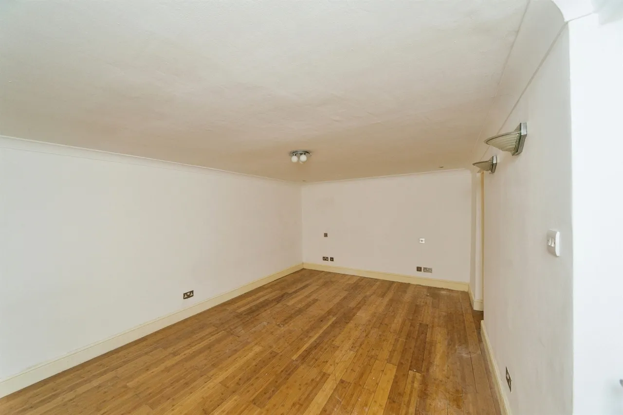 Seaside Road, Eastbourne, photo 8