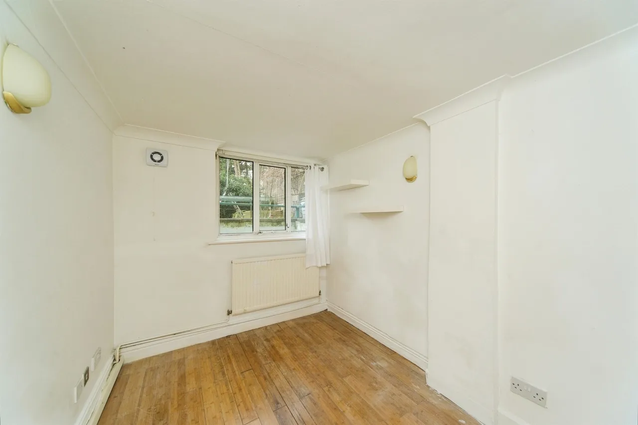 Seaside Road, Eastbourne, photo 11
