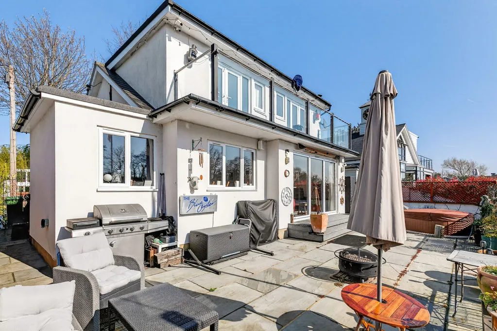 Sunbury Court Island, Sunbury-On-Thames TW16 5PP, photo 26