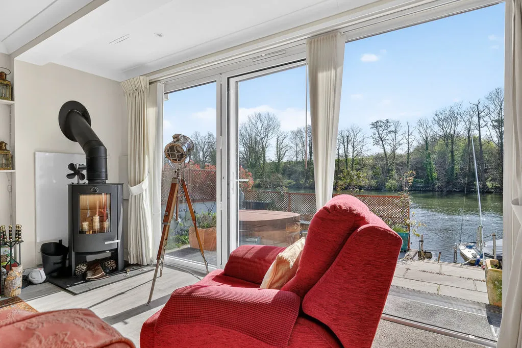 Sunbury Court Island, Sunbury-On-Thames TW16 5PP, photo 11
