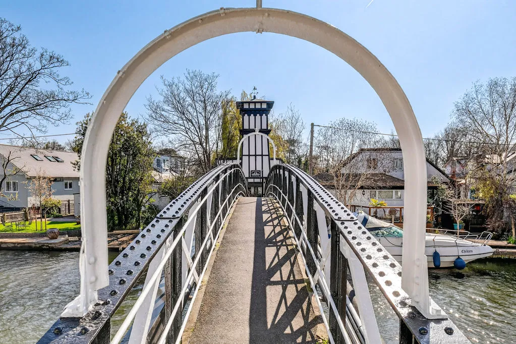 Sunbury Court Island, Sunbury-On-Thames TW16 5PP, photo 27