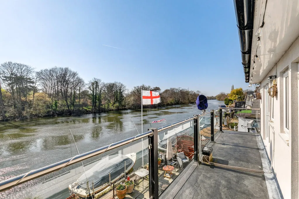 Sunbury Court Island, Sunbury-On-Thames TW16 5PP, photo 18