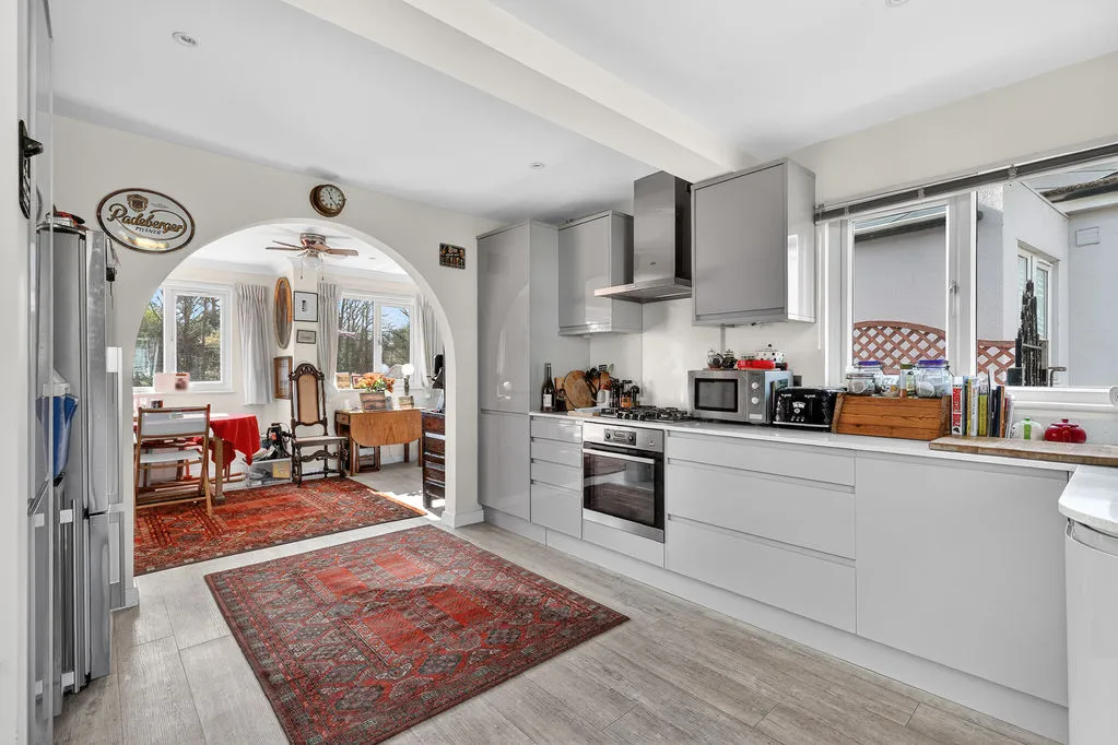 Sunbury Court Island, Sunbury-On-Thames TW16 5PP, photo 9