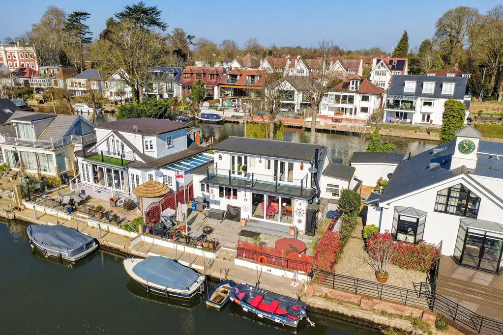 Sunbury Court Island, Sunbury-On-Thames TW16 5PP, photo 5