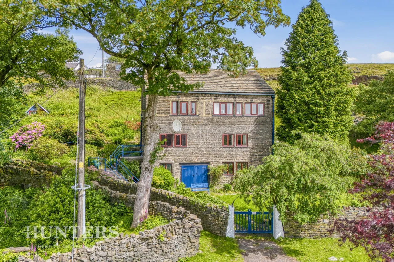 4 bed house for sale, Well House, Healey Stones, OL12