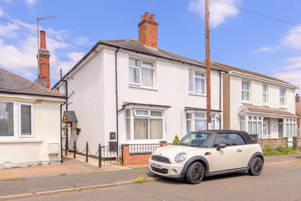 2 bed house for sale, Underwood Road, Kettering, NN14