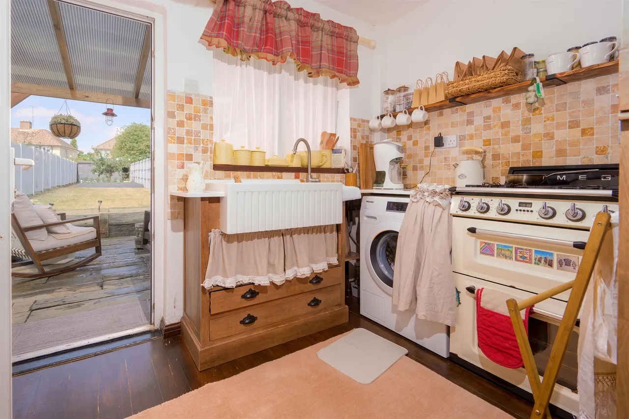 Underwood Road, Kettering, NN14, photo 5