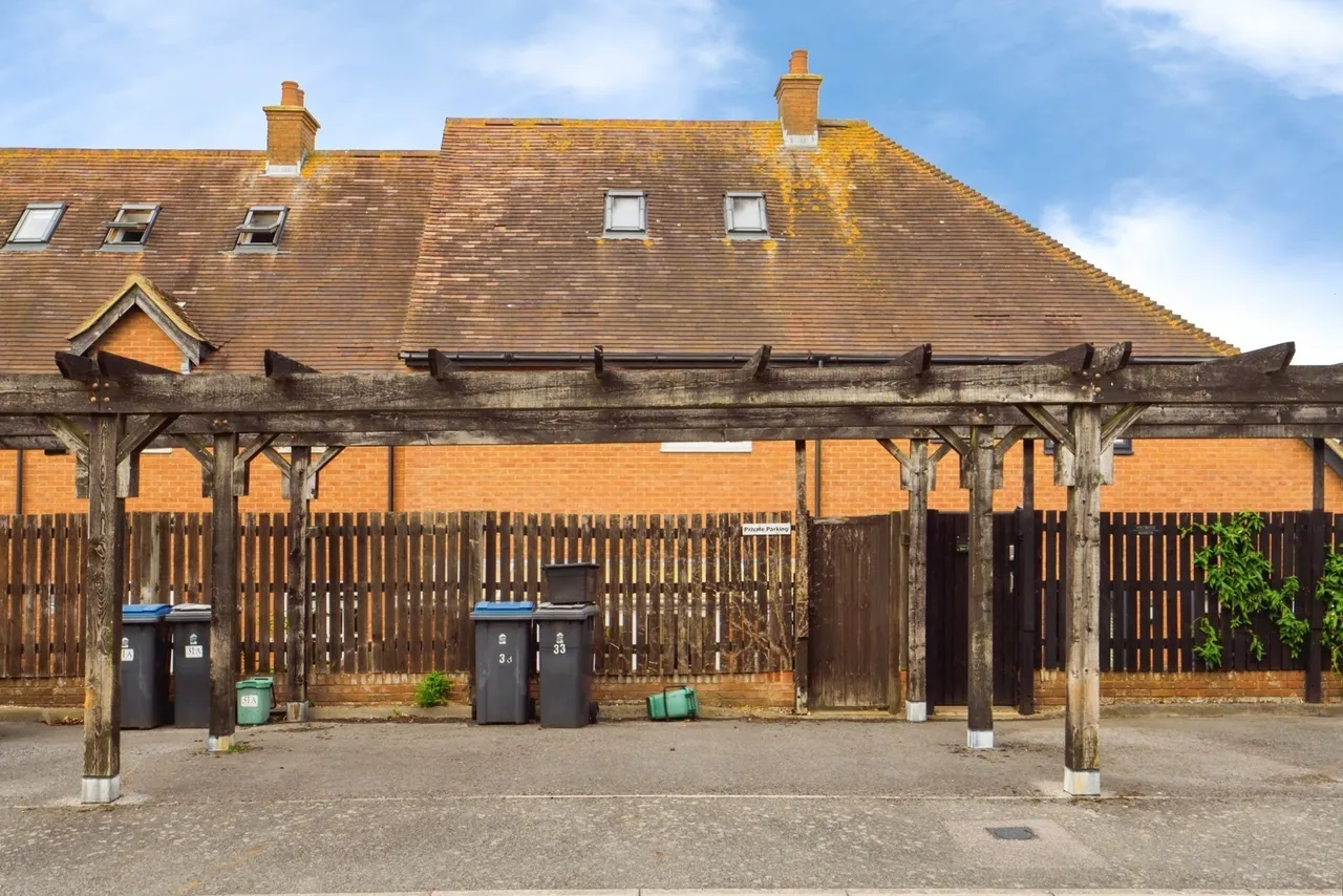 Sandwich Road, CANTERBURY, Kent, CT3, photo 18