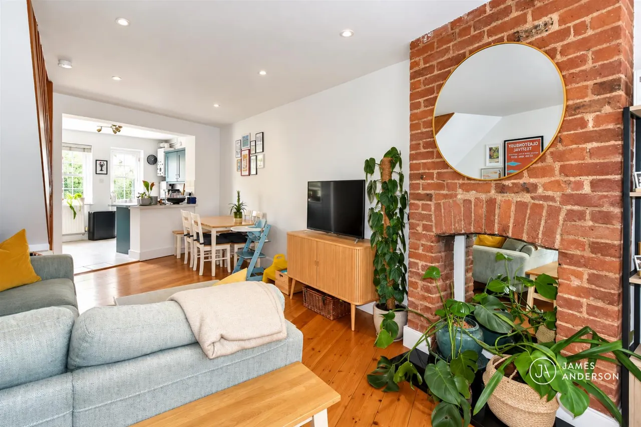 2 bed house for sale, Queens Road, London, SW14