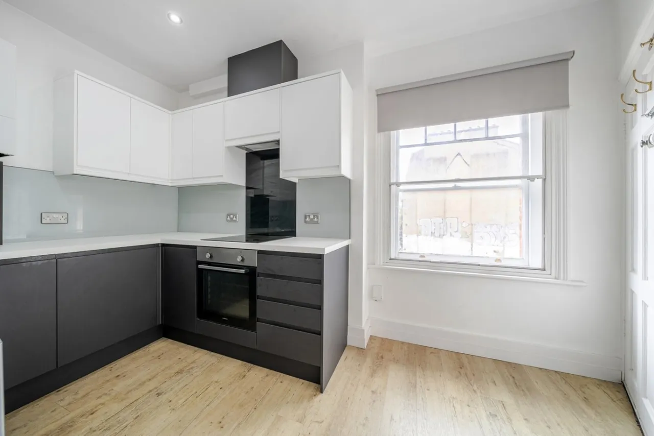 Camberwell Road, London, SE5, photo 9