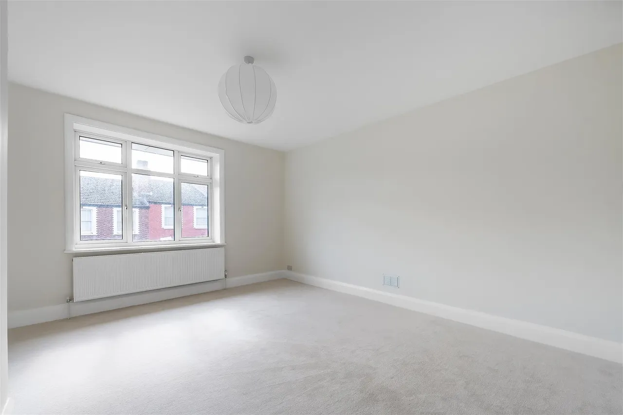 High Street, Dorking, RH4, photo 11