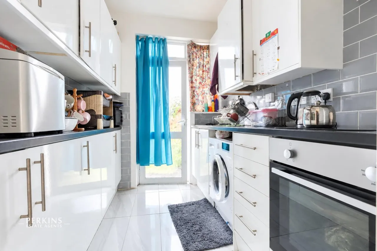Dennis Avenue, Wembley, HA9, photo 4