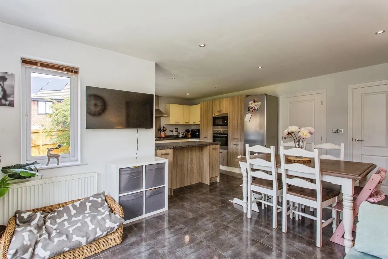 Cypress Close, Leyland, PR25, photo 10