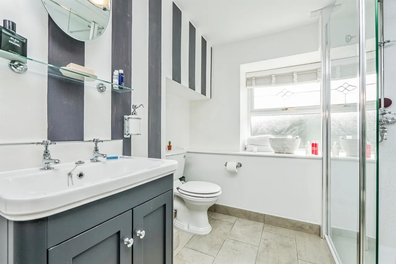 Sutton Road, Cowbridge, CF71, photo 12