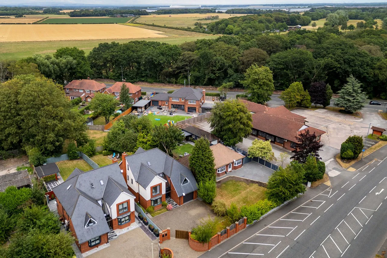 Grovewood Warrington Road, Bold Heath, Widnes, WA8 3UX, photo 27