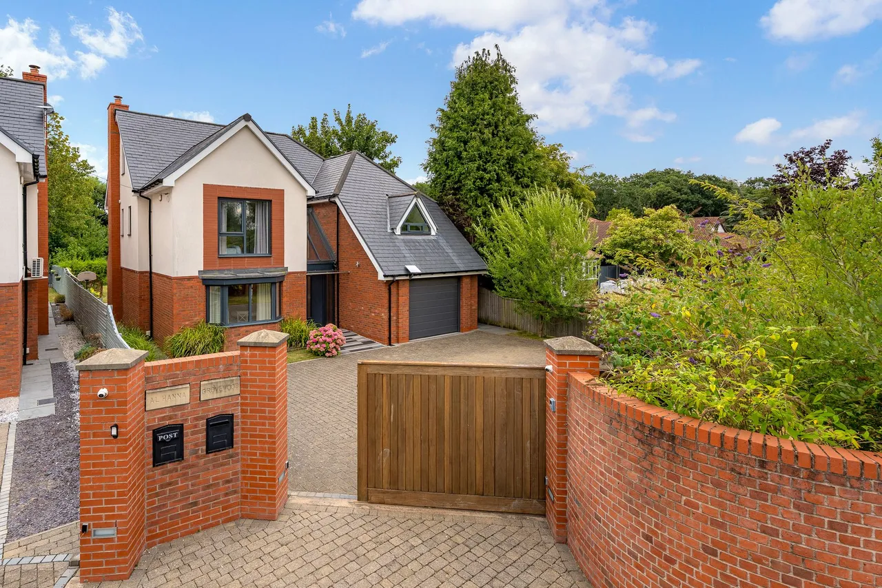 7 bed house for sale — Grovewood Warrington Road, Bold Heath, Widnes, WA8 3UX