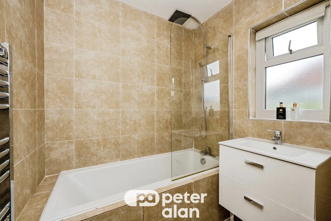Caederwen Road, Neath, SA11, photo 18